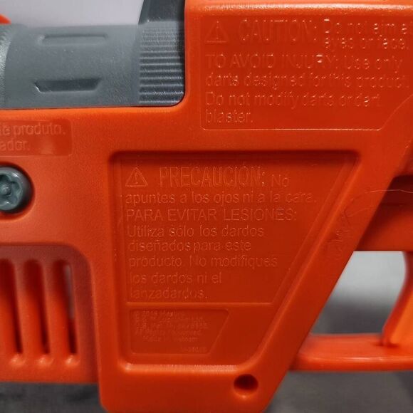 Star Wars NERF Poe Dameron Blaster (glowstrike darts not included) - Picture 3 of 6